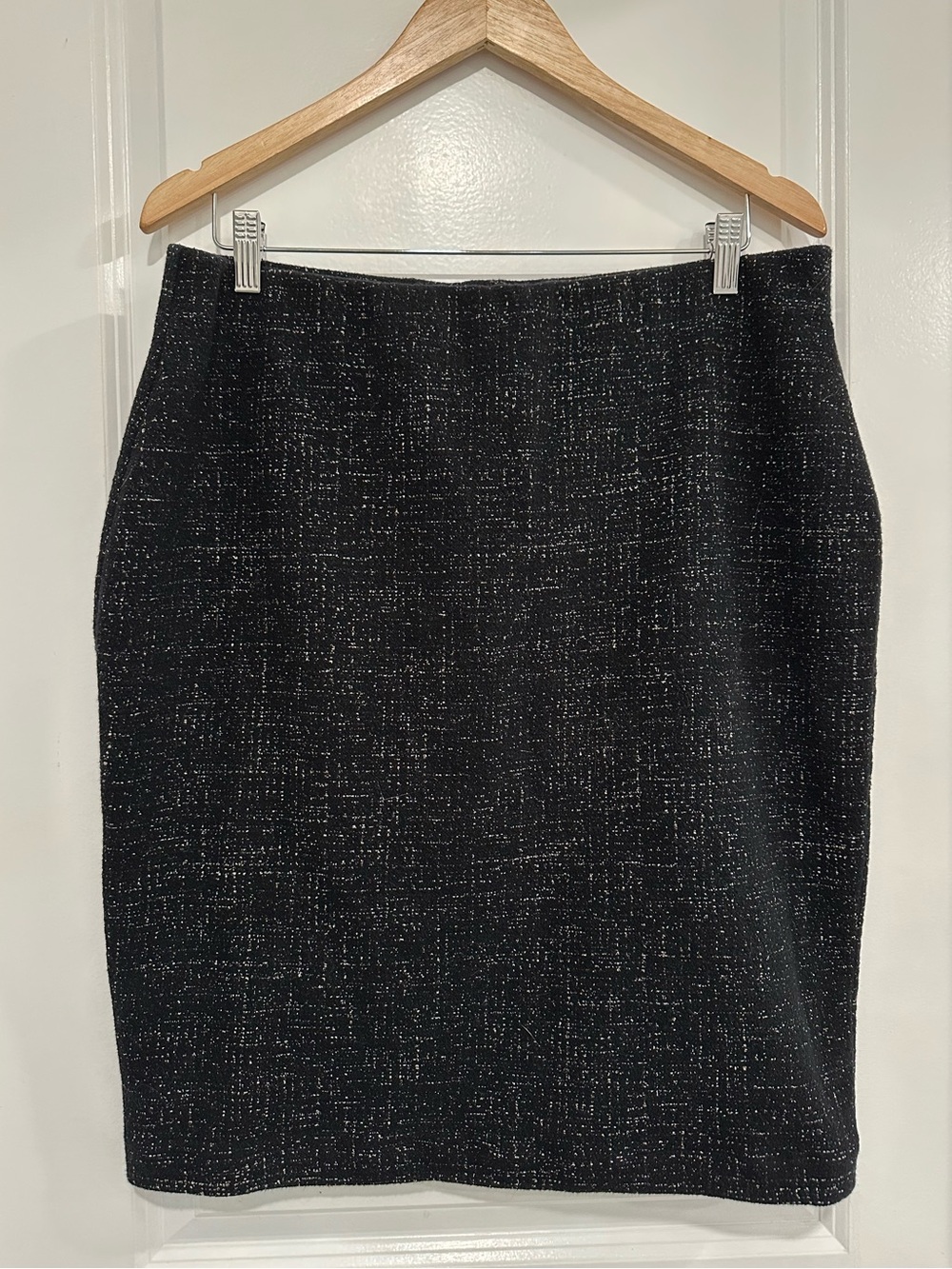 le chateau Black Tweed Pull On Knee Length Pencil Skirt Size 16 Office Fall